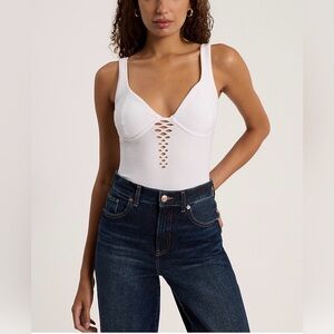 Body Contour Seamless Ribbed V-
Neck Mesh Bustier Bodysuit